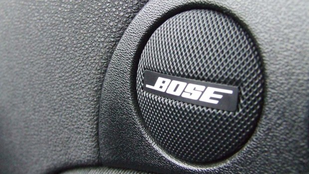 Subwoofer Audio Bose untuk mobil