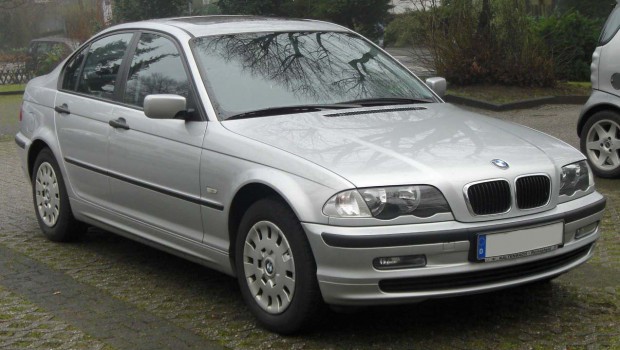 rekomendasi mobil sedan bekas BMW 318i E46